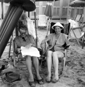 Emmy Hess und Elsy Sutter-Hess Strand