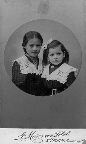 Emmy und Elsi Hess ca. 1909