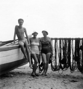 Erich mit Tante Emmy und Mutter Elsy Sutter-Hess Laigueglia 1950er