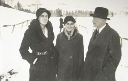 Emma und Ulrich Sutter-Wirth mit Heidi 1931